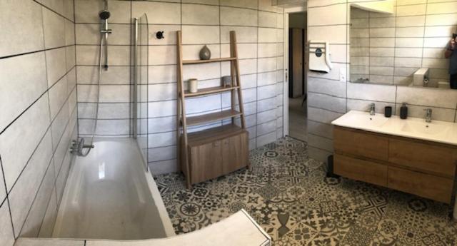 Loft Reve Du Soir 125 M2 Climatise 350 M De La Gare Apartment Lourdes Exterior foto